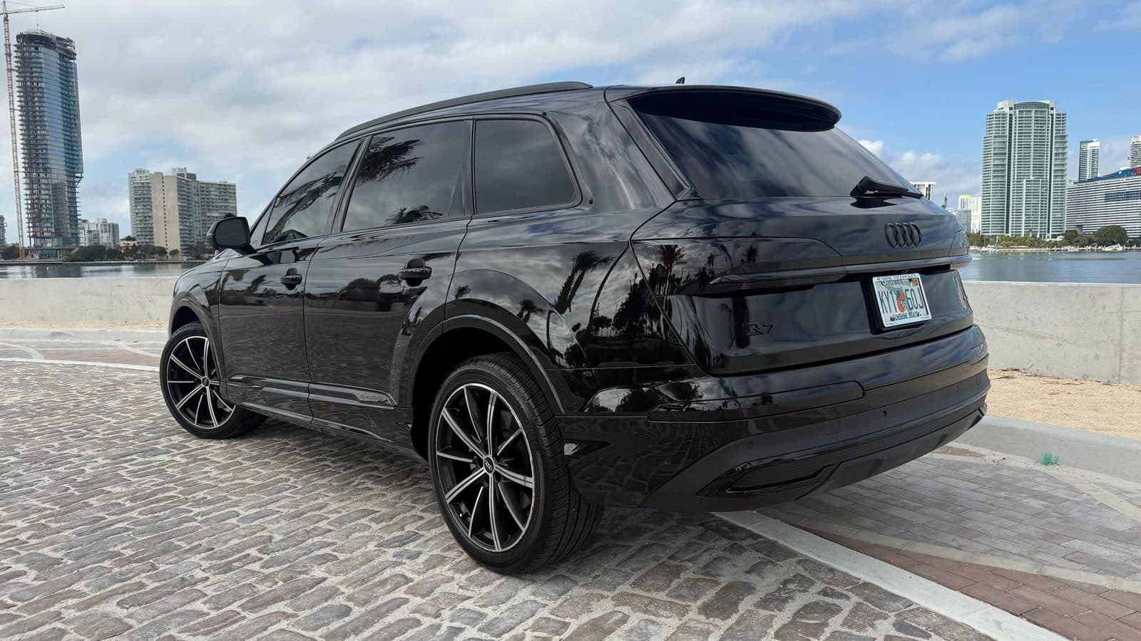 Audi Q7 2022 — Turo Miami · foto 1