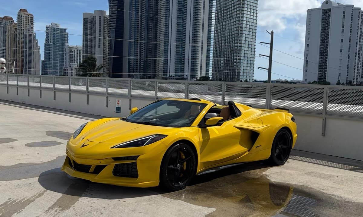 Chevrolet Corvette 2025 — Turo Miami · foto 2